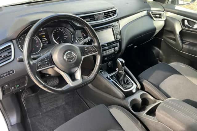 Nissan Qashqai (2018) thumbnail 4