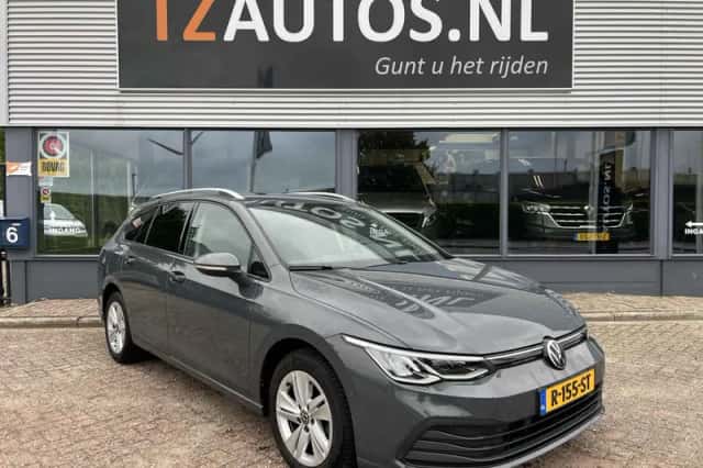 Volkswagen Golf (2022) thumbnail 1