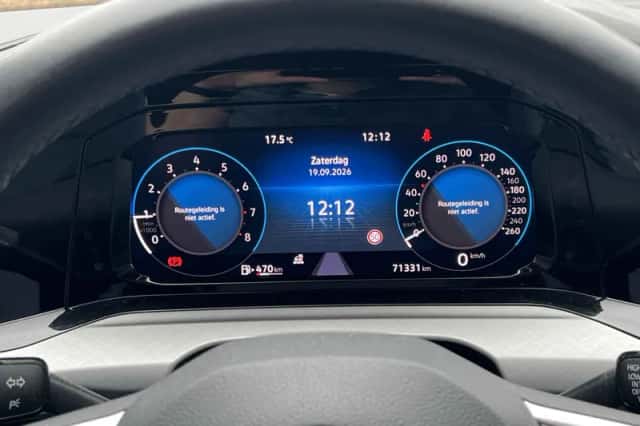 Volkswagen Golf (2022) thumbnail 5