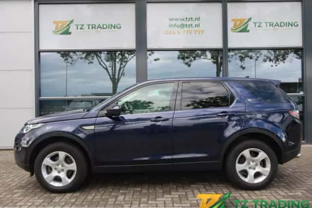 Land Rover Discovery Sport (2016) thumbnail 2
