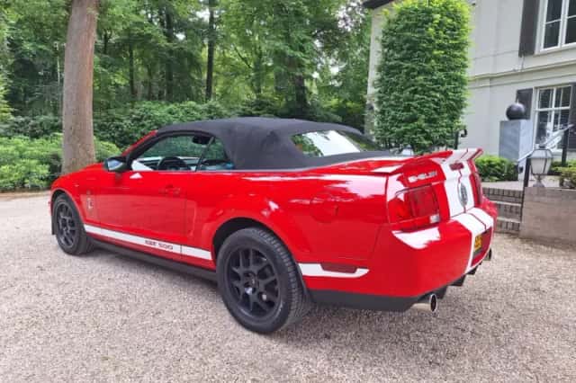Ford Mustang (2010) thumbnail 6