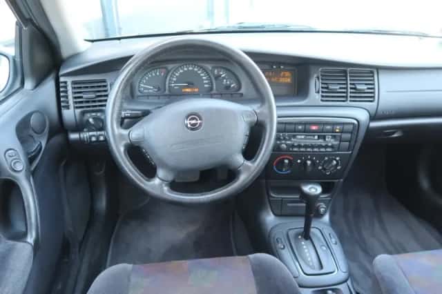 Opel Vectra (1999) thumbnail 4