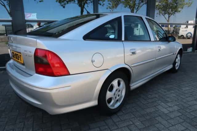 Opel Vectra (1999) thumbnail 6