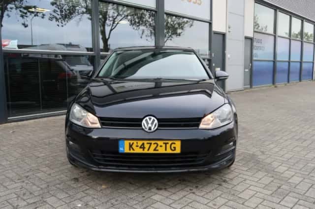 Volkswagen Golf (2014) thumbnail 2
