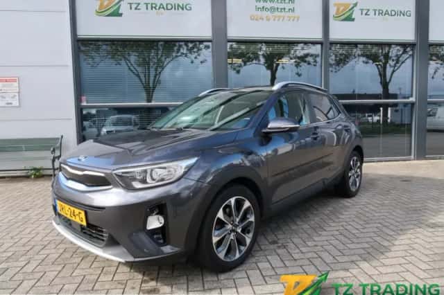 Kia Stonic (2017) thumbnail 1