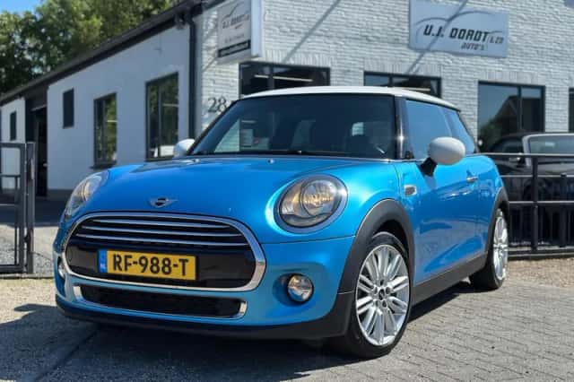 MINI Cooper (2017) thumbnail 1
