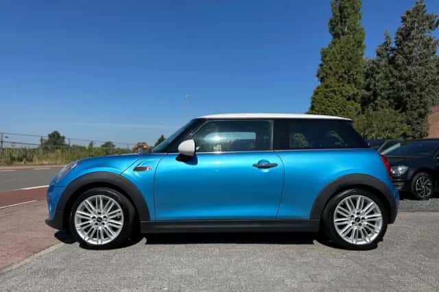 MINI Cooper (2017) thumbnail 3