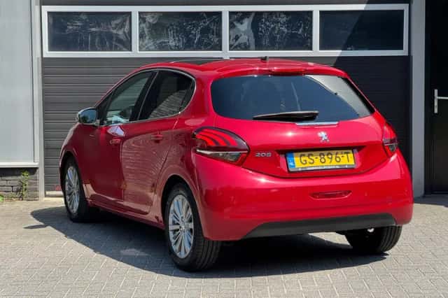Peugeot 208 (2015) thumbnail 6