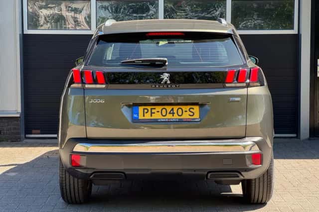 Peugeot 3008 (2017) thumbnail 5