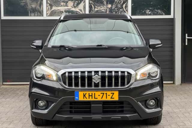 Suzuki S-Cross (2017) thumbnail 2