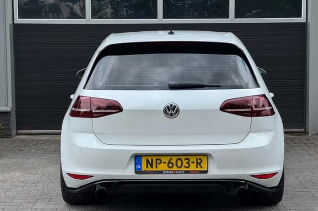 Volkswagen Golf (2013) thumbnail 5