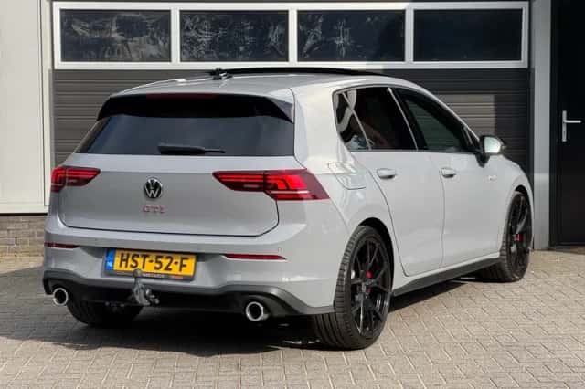 Volkswagen Golf (2024) thumbnail 5