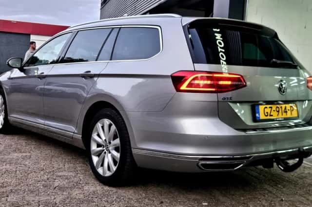 Volkswagen Passat (2015) thumbnail 5