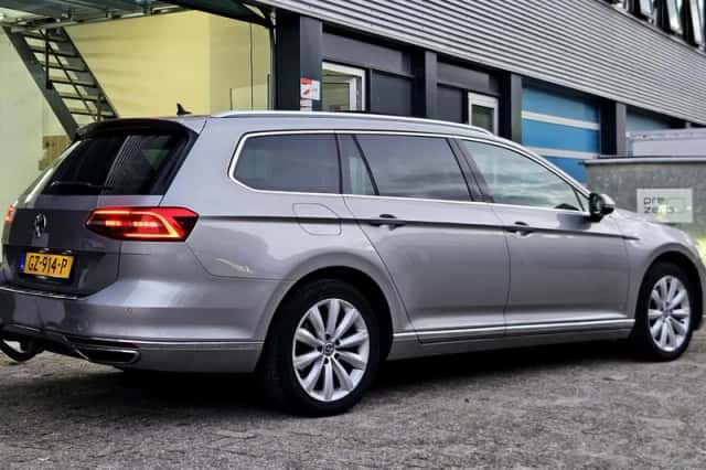 Volkswagen Passat (2015) thumbnail 6