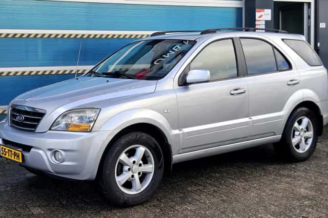 Kia Sorento (2007) thumbnail 3