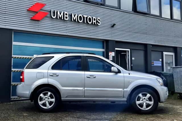 Kia Sorento (2007) thumbnail 4