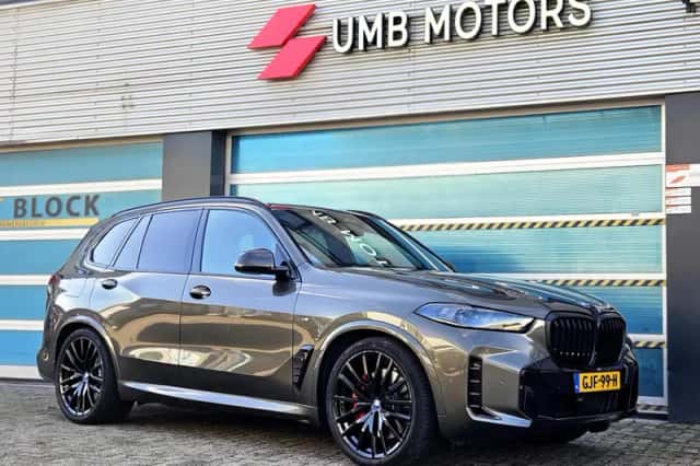 BMW X5 (2023) thumbnail 1