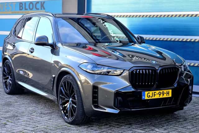 BMW X5 (2023) thumbnail 3