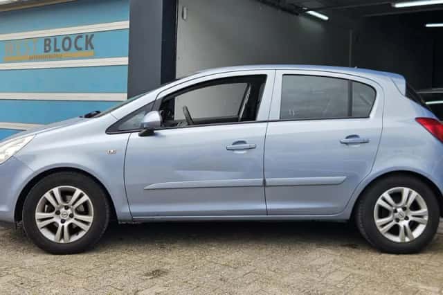 Opel Corsa (2007) thumbnail 5
