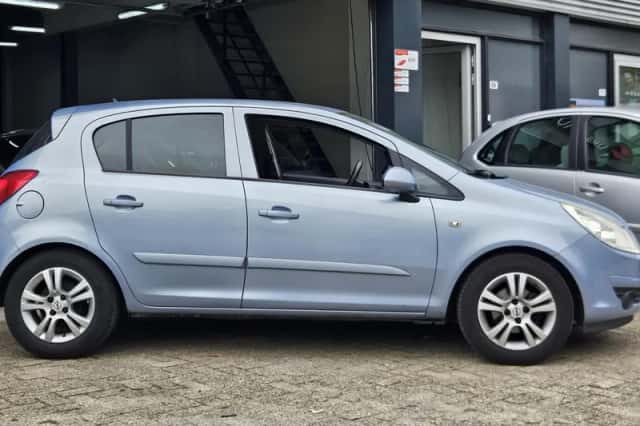 Opel Corsa (2007) thumbnail 6