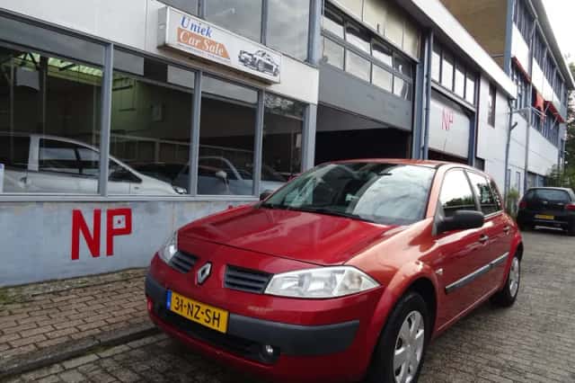 Renault Mégane (2004) thumbnail 1