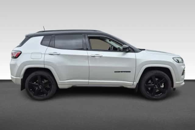 Jeep Compass (2022) thumbnail 4