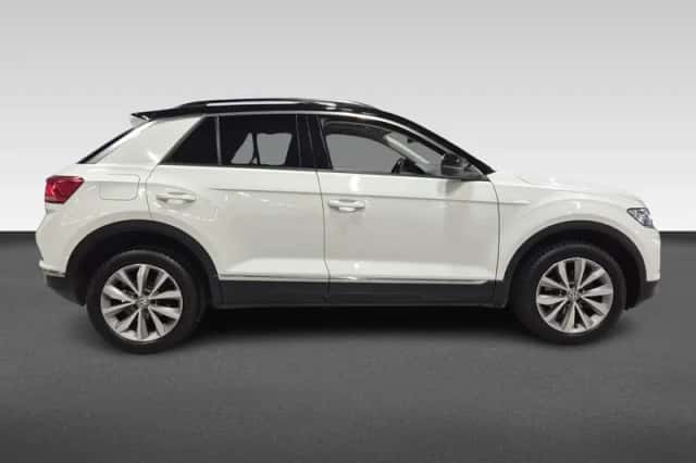 Volkswagen T-Roc (2018) thumbnail 2