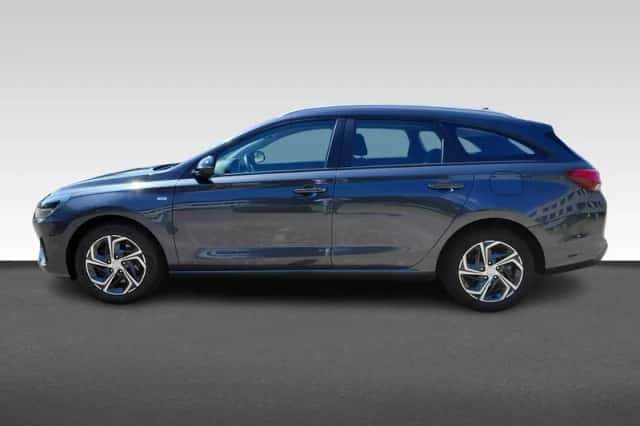 Hyundai i30 (2022) thumbnail 2