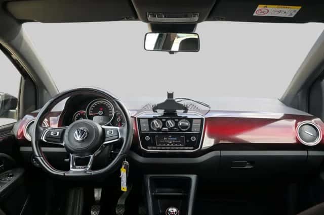 Volkswagen Up! (2018) thumbnail 5