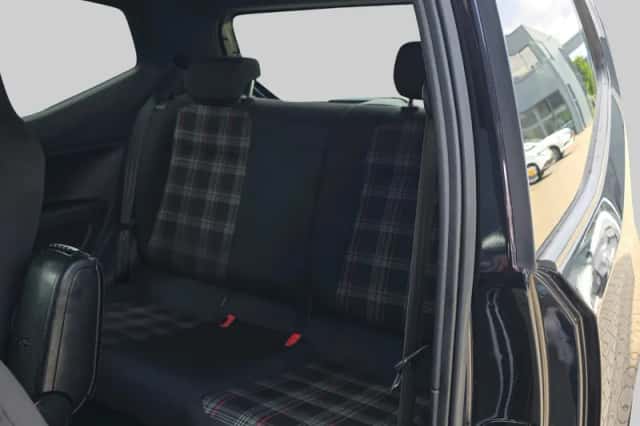 Volkswagen Up! (2018) thumbnail 6
