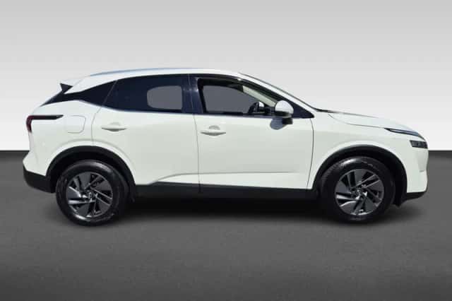 Nissan Qashqai (2023) thumbnail 4