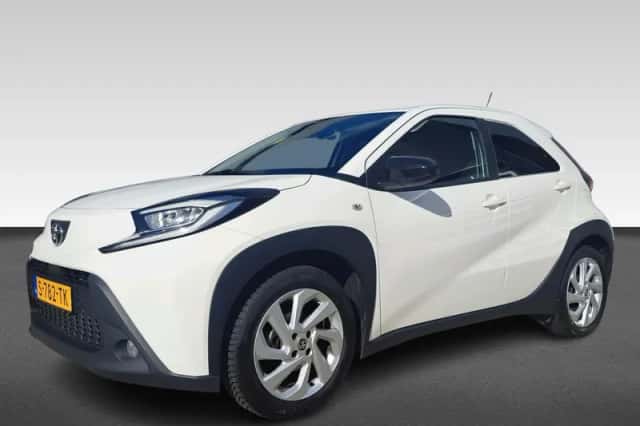 Toyota Aygo (2023) thumbnail 1