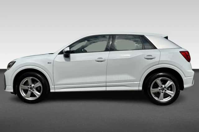 Audi Q2 (2021) thumbnail 4