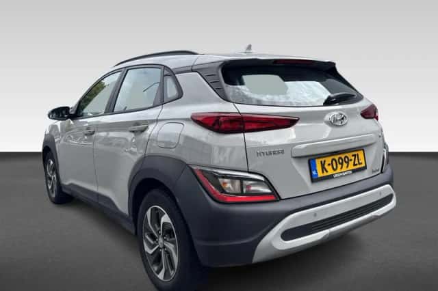 Hyundai Kona (2021) thumbnail 3
