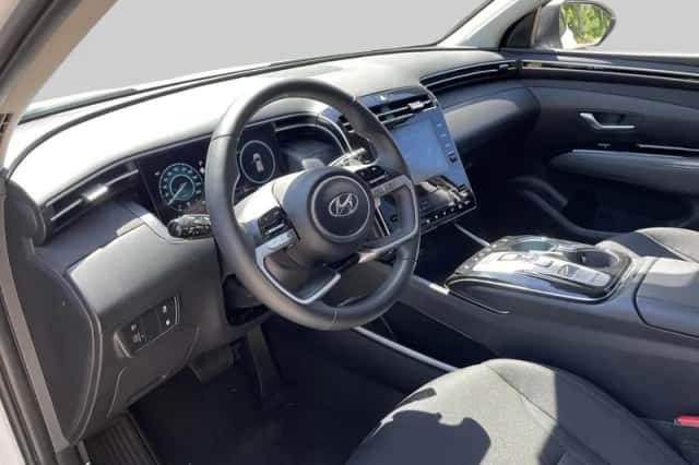 Hyundai Tucson (2023) thumbnail 4