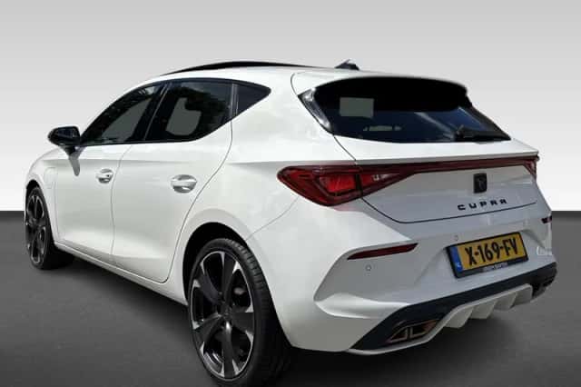 CUPRA Leon (2021) thumbnail 3