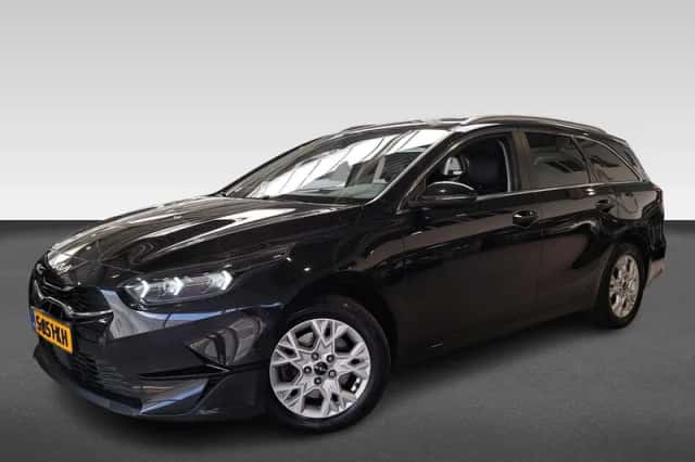 Kia Ceed (2023) thumbnail 1