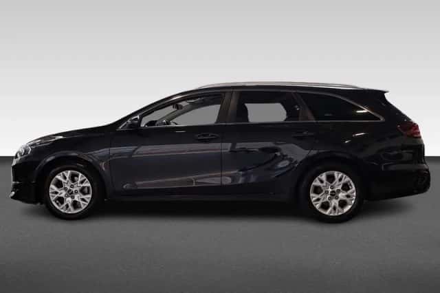 Kia Ceed (2023) thumbnail 2