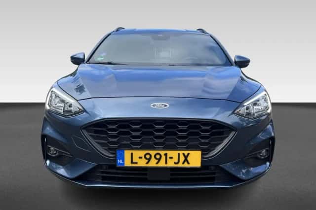 Ford Focus (2021) thumbnail 6