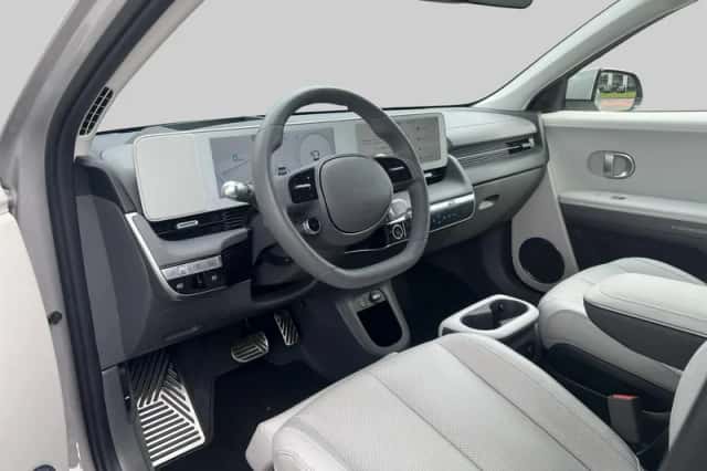 Hyundai Ioniq 5 (2023) thumbnail 4