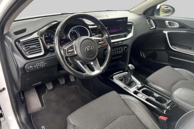 Kia Ceed (2021) thumbnail 4