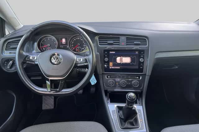 Volkswagen Golf (2019) thumbnail 5