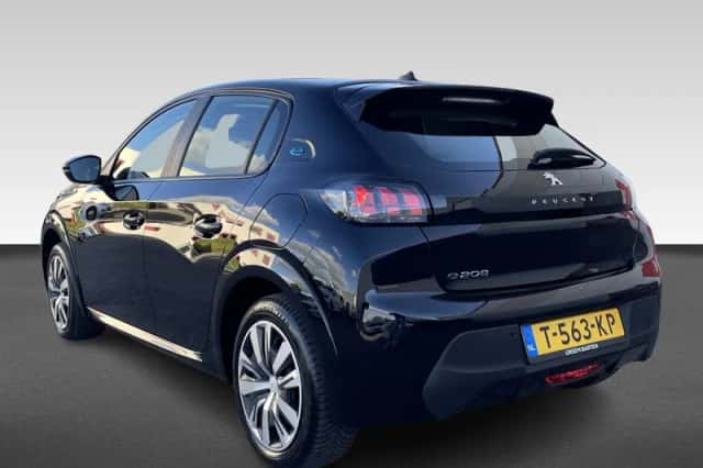 Peugeot e-208 (2023) thumbnail 3