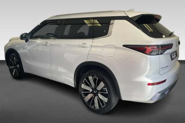Mitsubishi Outlander (2026) thumbnail 2