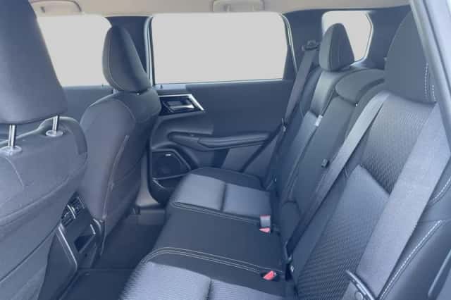 Mitsubishi Outlander (2026) thumbnail 6