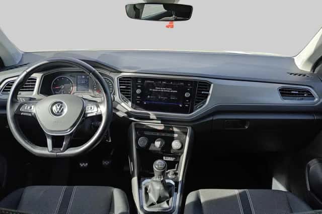 Volkswagen T-Roc (2021) thumbnail 5