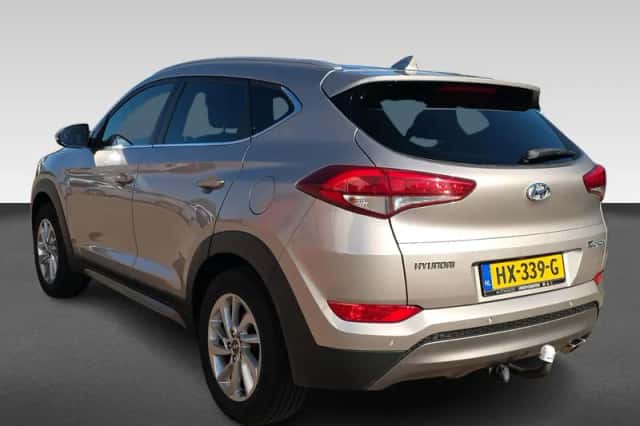Hyundai Tucson (2016) thumbnail 3