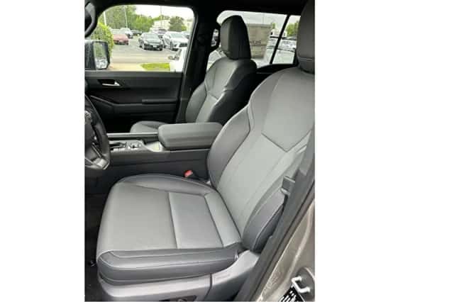 Lexus GX (2024) thumbnail 3