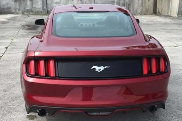 Ford Mustang (2020) thumbnail 4