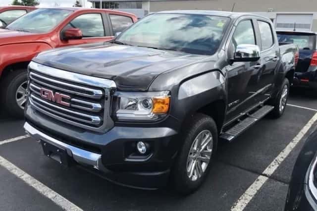 GMC Canyon (2021) thumbnail 2